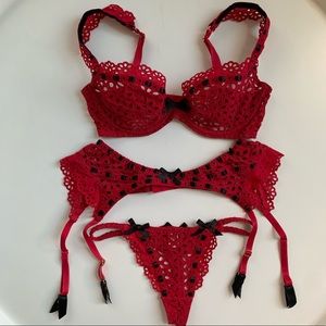 *SOLD* Agent Provocateur red eyelet 4-piece set